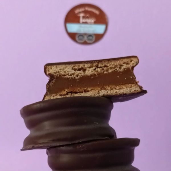 Imagen del producto Alfajor relleno de dulce de leche reducido en azúcar 3