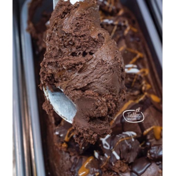 Imagen del producto Helado Brownie con salsa de chocolate y  majar 2