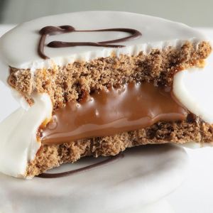 Imagen del producto Alfajor con chocolate blanco 2